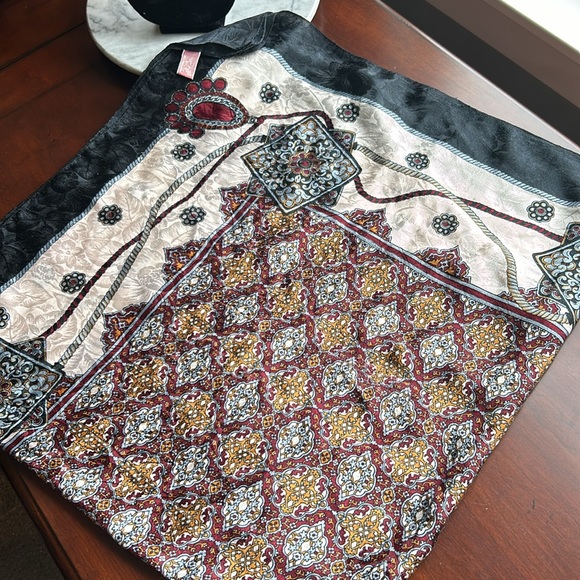 Worthington polyester scarf euc headwear wrap shoulder shawl with style & class - Picture 12 of 17